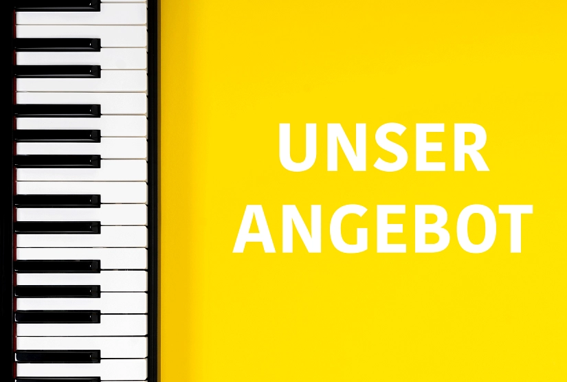 Gelber Hintergrund. Auf der linken Seite wird eine Klaviatur abgebildet. Auf der rechten leeren, gelben Fläche steht: "Unser Angebot". © Kreismusikschule Rotenburg (Wümme)